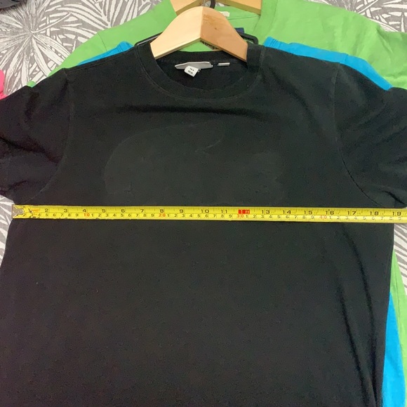 Lacoste Men’s black t-shirt.lShadow of alligator on front medium but fits small - Picture 9 of 10
